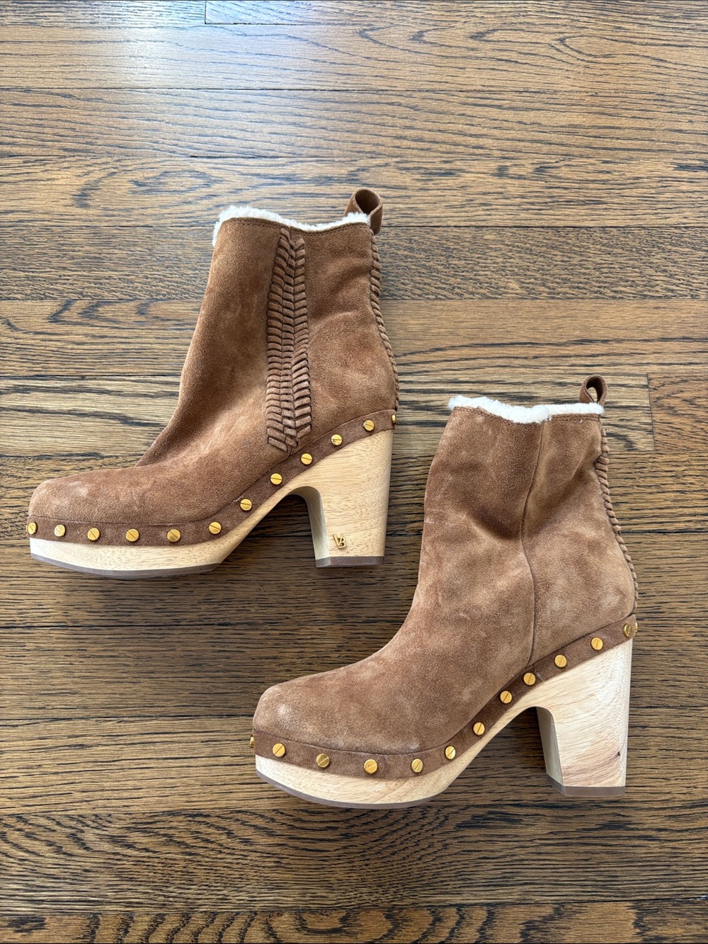 Veronica Beard NWOB Daxi Suede Studded Clog Booties , shearling lining , 6.5